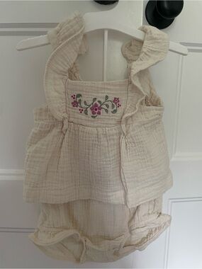 6 mth - matching floral beige set
